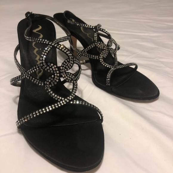 Shiny Heels - Picture 1 of 3